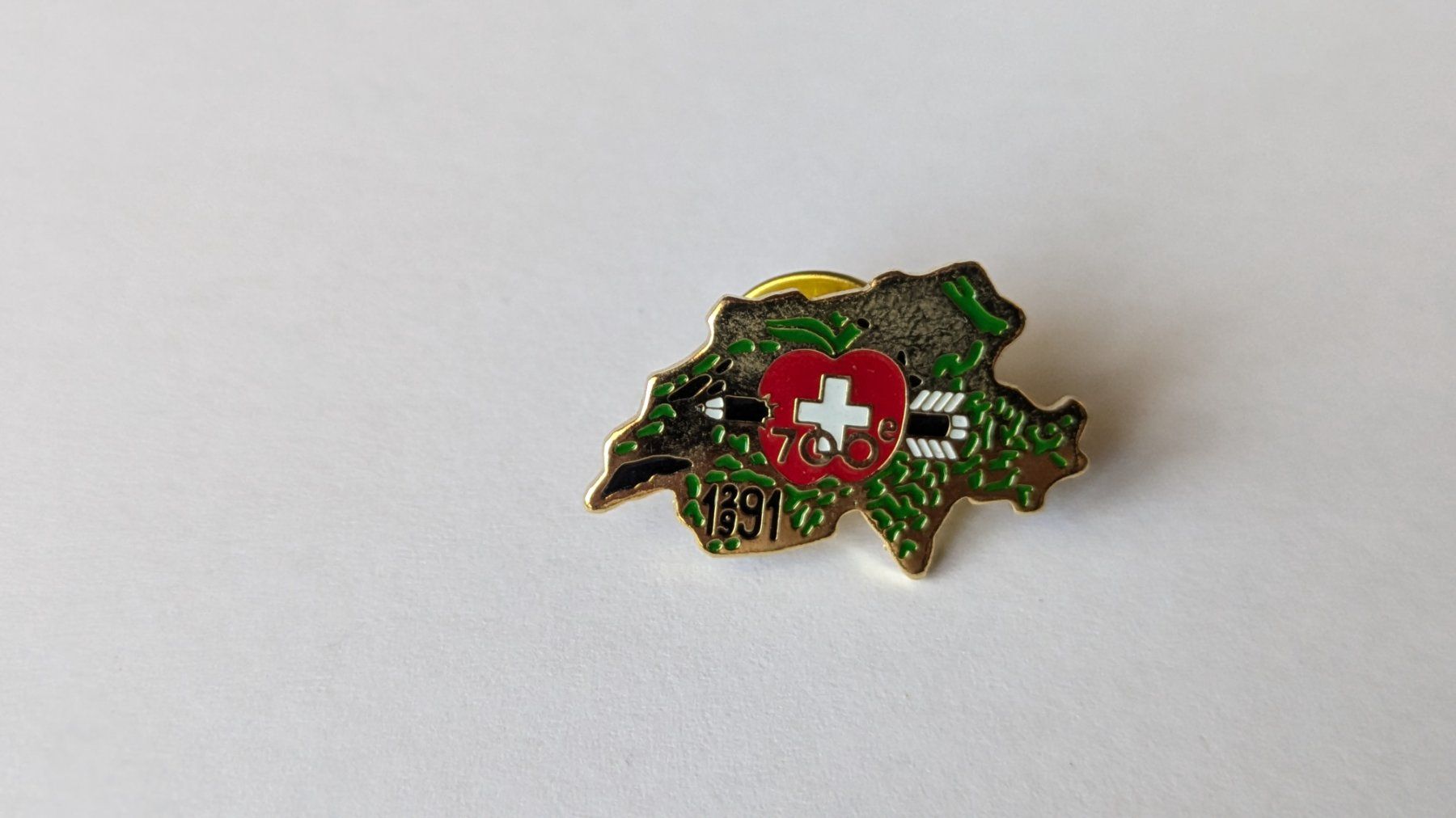 Placchette & Badge: Pin's collection – Usato da Estévenens venduto da Rockingirl 6