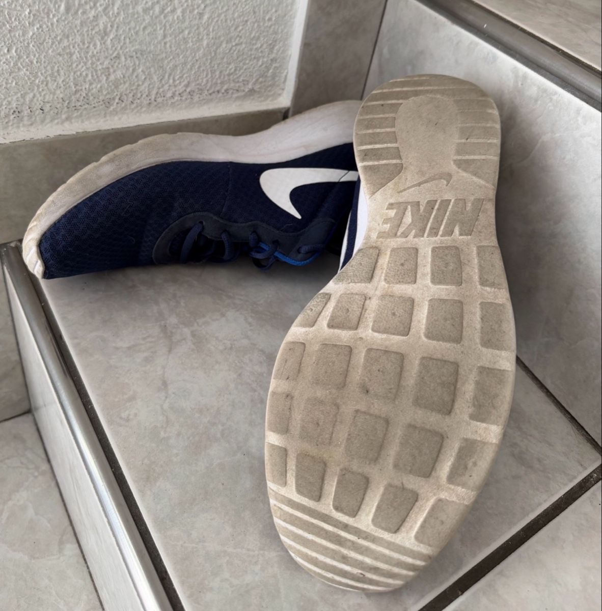 Chaussures hommes: Nike Tanjun Sneaker – D'occasion à Tennwil par Zaylaaa 2