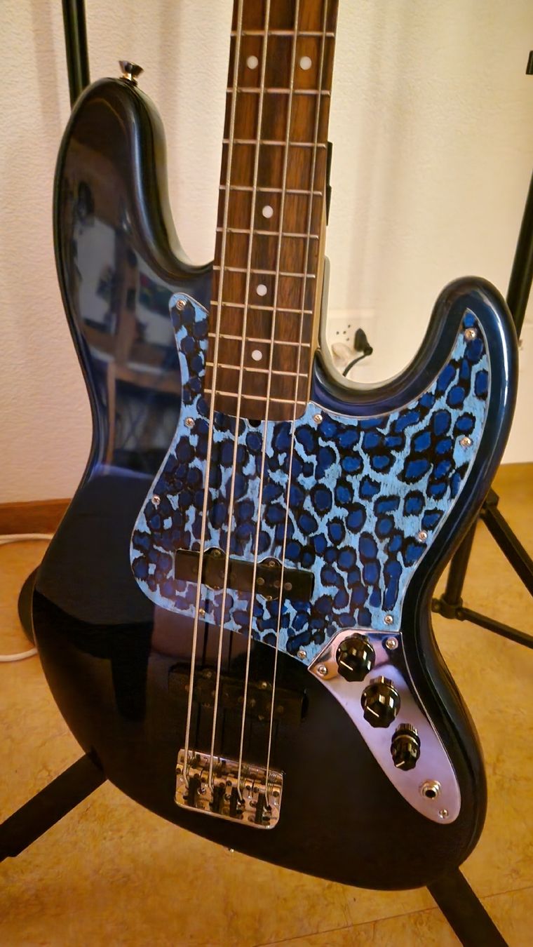 Fender Strumenti musicali: Fender Jazz Bass – Usato da Niedermuhlern venduto da Mahkah.65