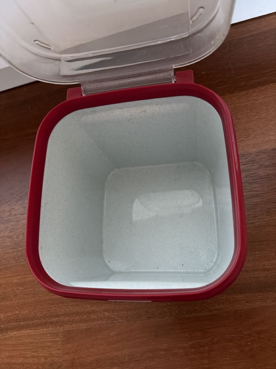 Tupperware Behälter & Ähnliches: Vorratsdose Behälter hellgrau mit rotem Deckel gut erhalten – Gebraucht aus Bülach von Jackybabue 6