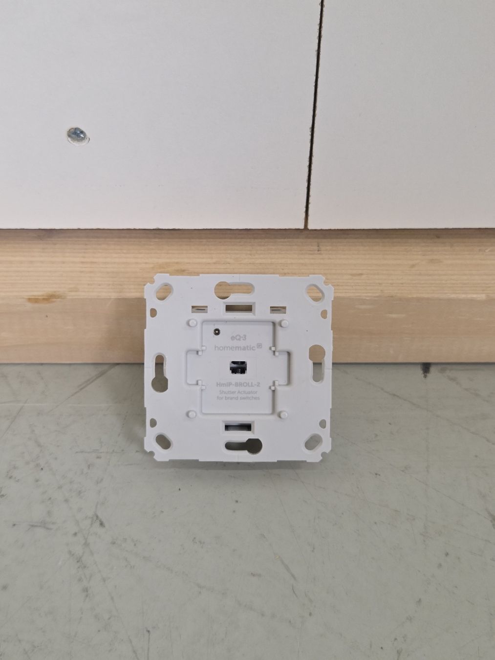 Homematic Interruttori: Homematic IP HmIP-BROLL-2 Rollladenaktor – Nuovo (secondo la descrizione) da Cham venduto da _DealFactory_ 2