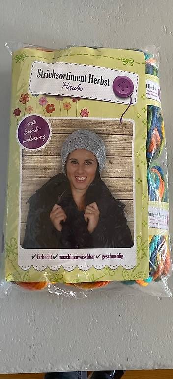 Laine: Strick Set / Wolle für Kappe. – D'occasion à Erlinsbach SO par ren_rvc9