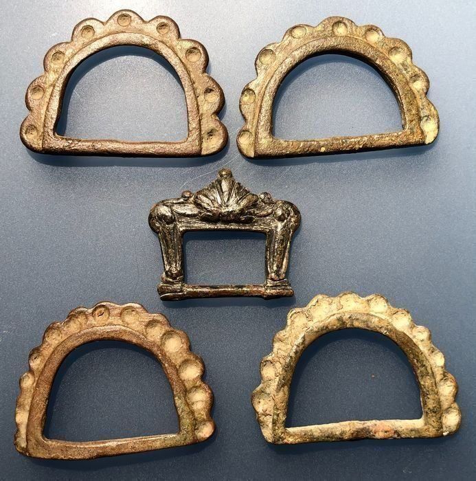 Fibbie per cinture: Mittelalterliche Bronze Schnalle – Nuovo (secondo la descrizione) da Lausanne venduto da bibiczh