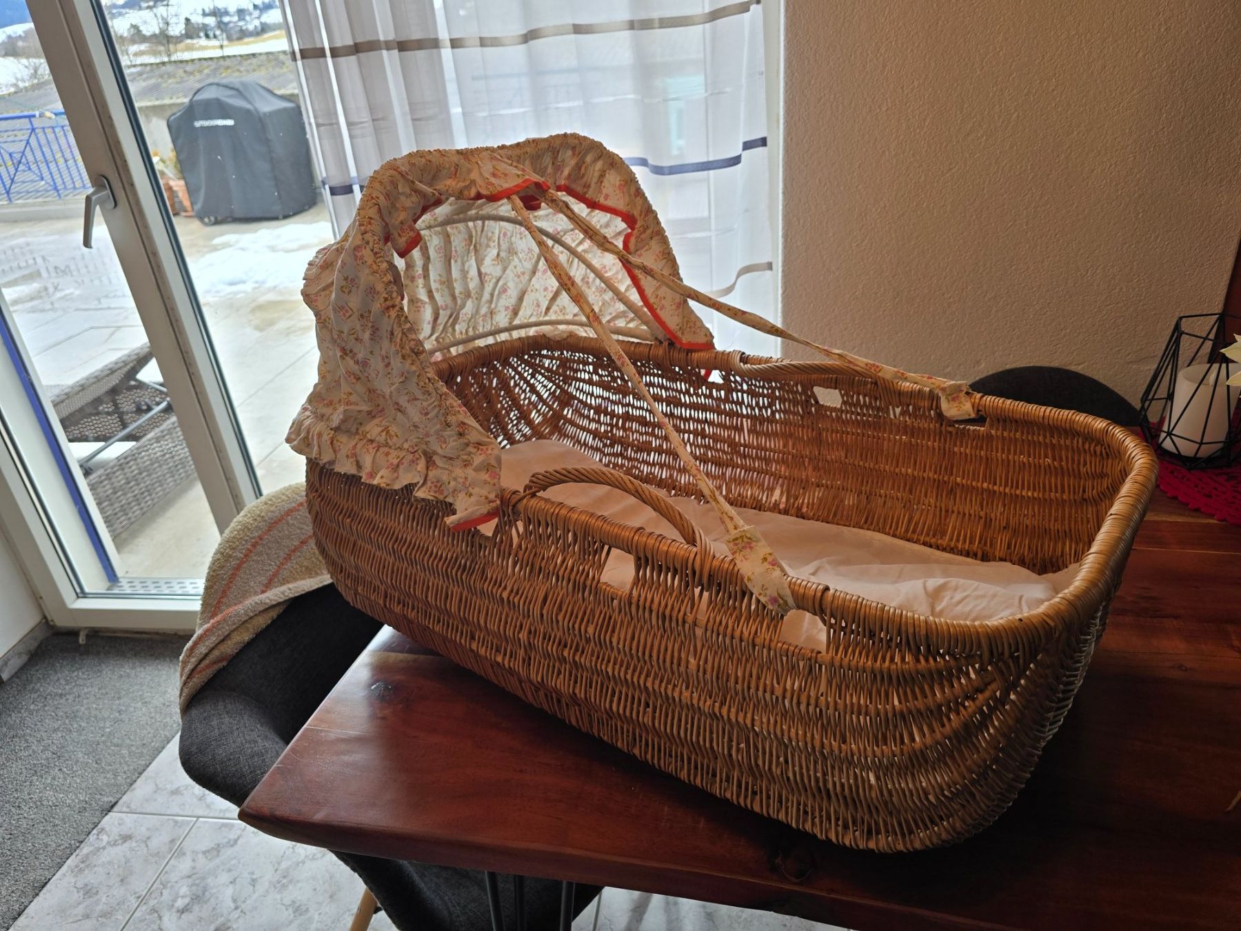 Marsupi portabebè: Vintage Moseskorb Rattan mit Himmel – Usato da Zetzwil venduto da Graffityshop