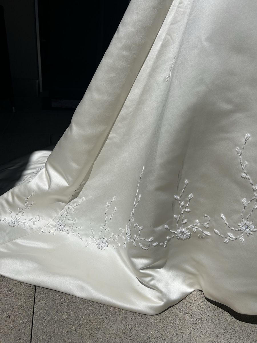 Kleider: Hochzeitskleid – Neu (gemäss Beschreibung) aus Wynau von eclub 4