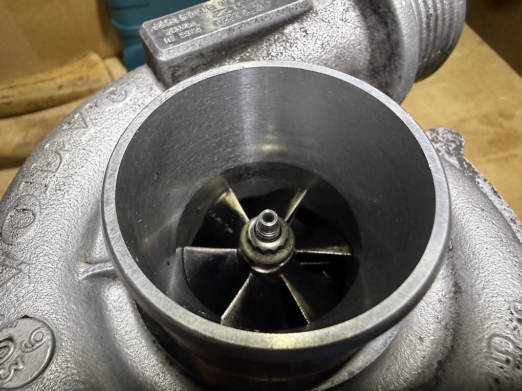 Tutti pezzi di ricambio auto: Turbolader Volvo D5 – Usato da Naters venduto da brunteles 4