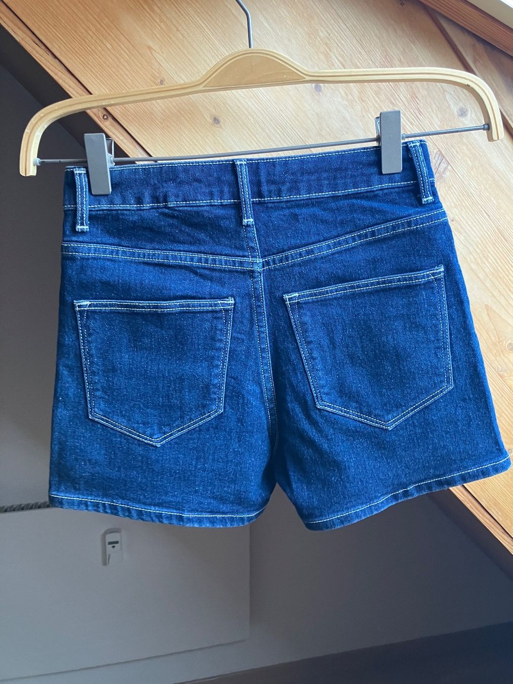 H&M Pantaloni: Jeans-Shorts / Gr. 32 – Usato da St. Gallen venduto da andreav. 1