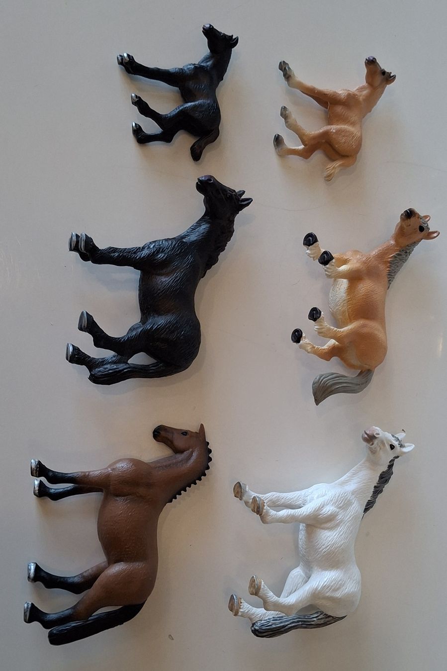 Spielzeuge: 6 Pferdefiguren – Gebraucht aus Dussnang von novi02 2