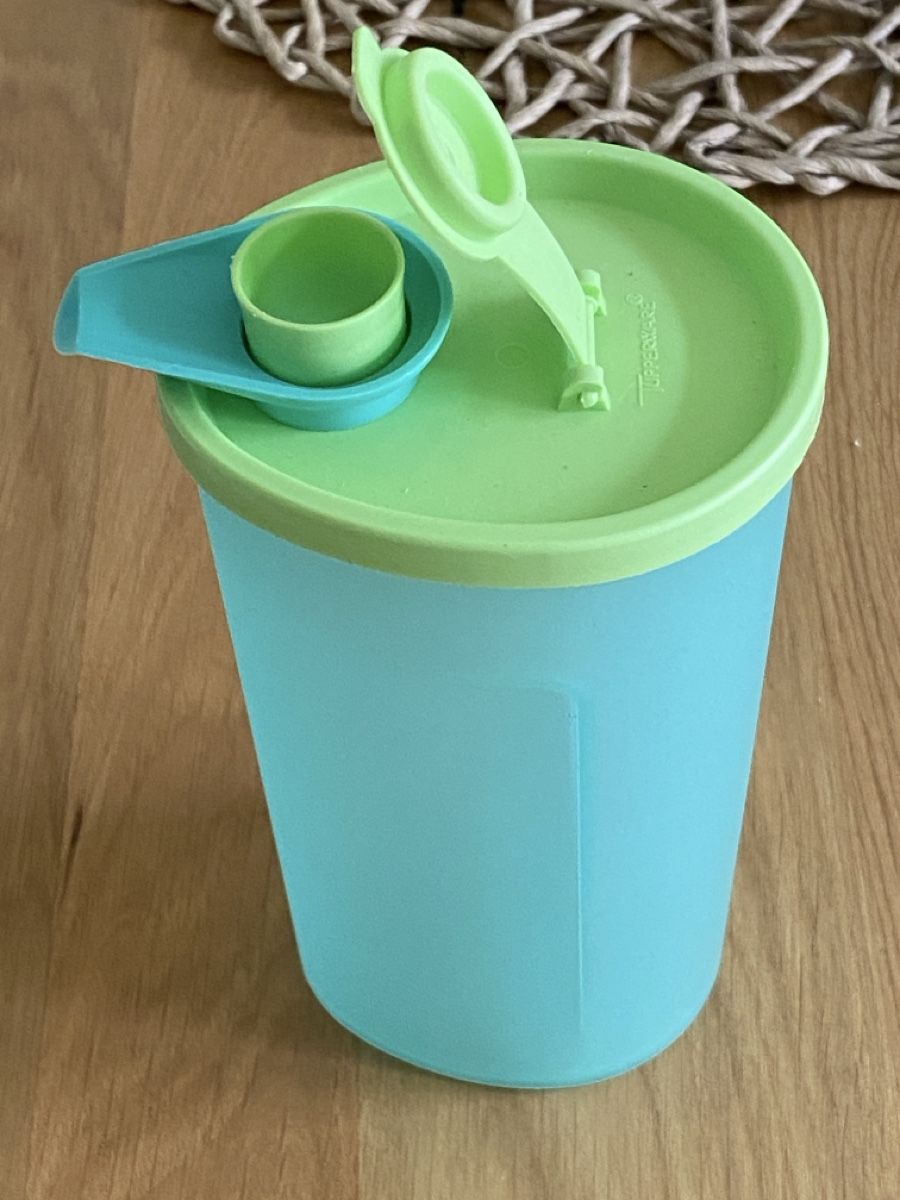Tupperware Contenitori & Simili: Tupperware Behälter mit Ausguss – Usato da Hünibach venduto da nadalila