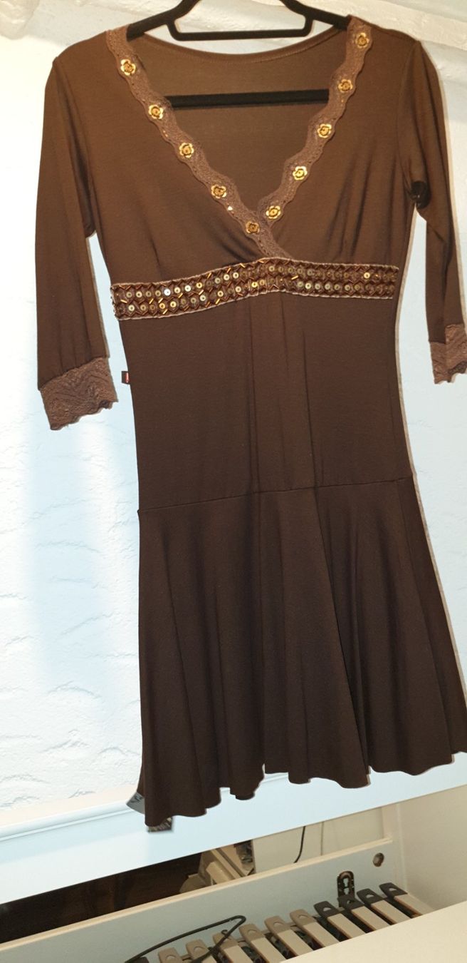 Kleider: SommerKleid gr 34/36 – Gebraucht aus Gwatt (Thun) von Letzte-Chance-III