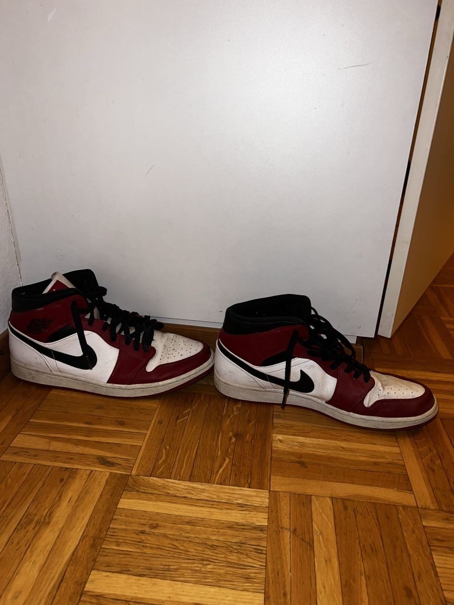 Nike Scarpe da uomo: Jordan AIR mid red – Usato da Carouge GE venduto da Romann. 3
