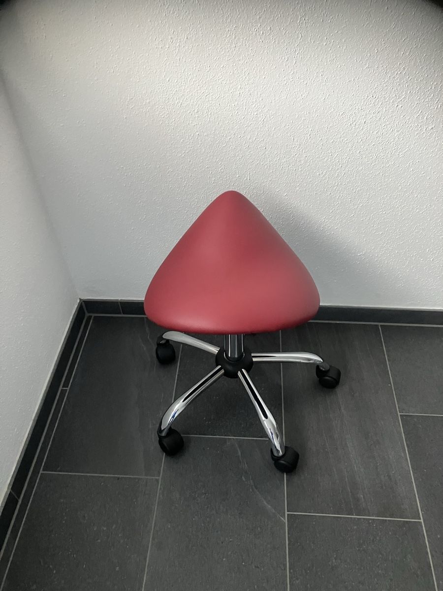 Sedie: Sattelsitz / Stuhl rot – Usato da Bettwiesen venduto da Zustand57 1