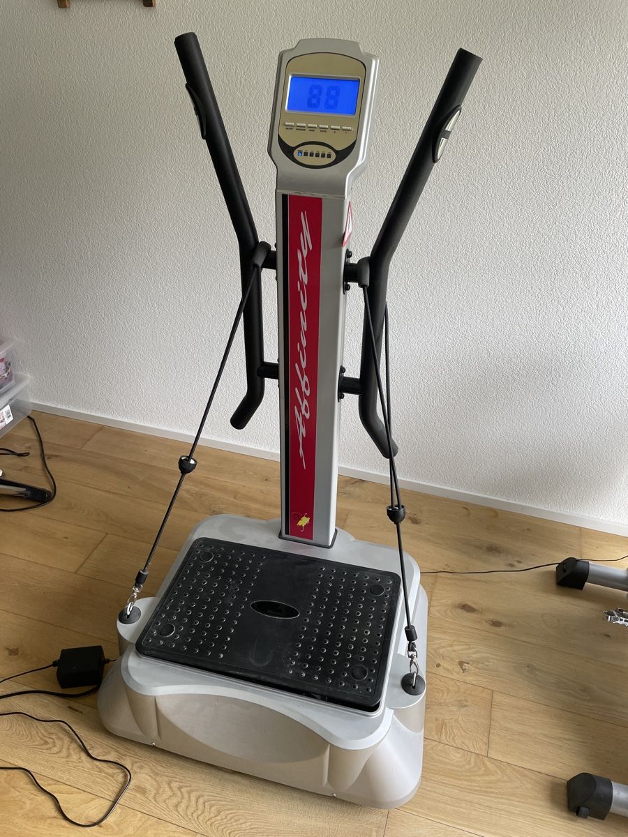 Hometrainer: Plateforme vibrante Affinity – Gebraucht aus Charmey (Gruyère) von maykeulb