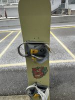 Snowboard mit Bindung, gut erhalten für den Winter!