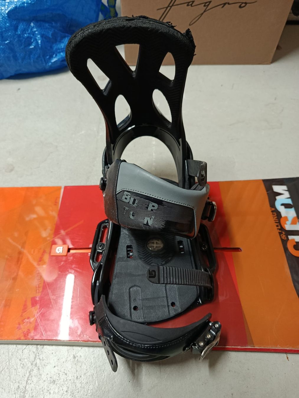 Burton Boards: burton Custum Snowboard – D'occasion à Bonaduz par unihockey30 5