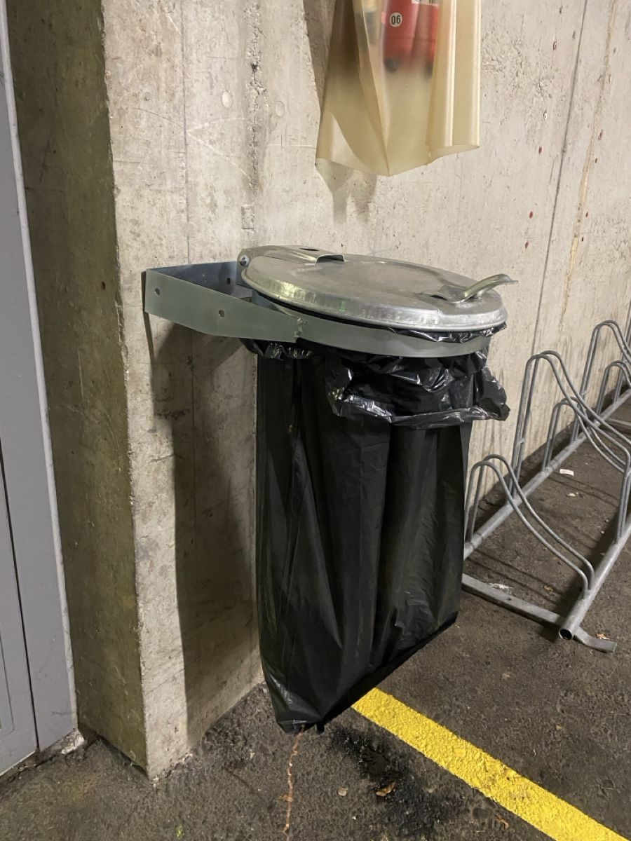 Cestini per rifiuti: Wand-Müllsackhalterung – Usato da Wabern venduto da HK-Design 1