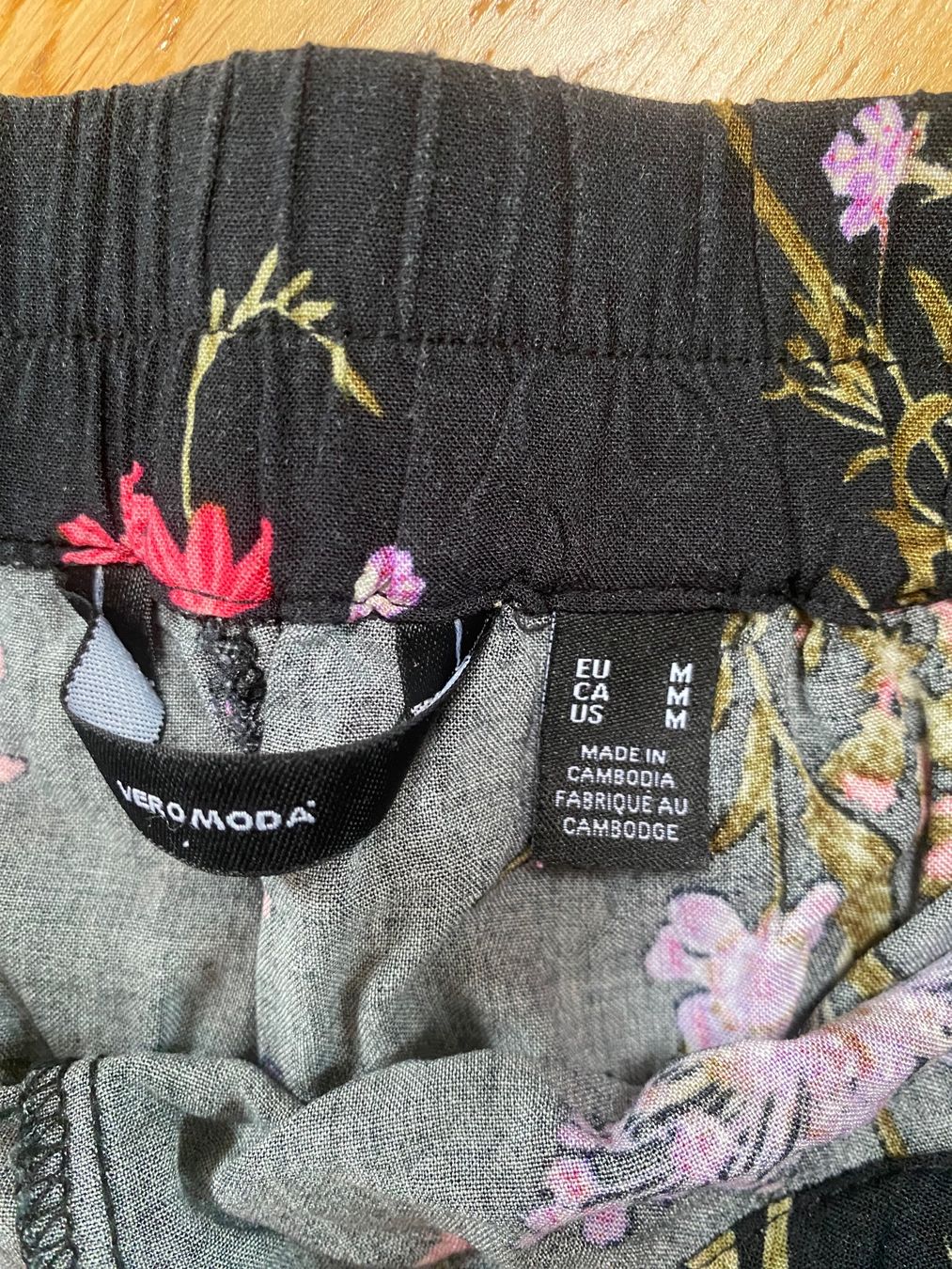 Vero Moda Pantaloni: Stoffhose Vero Moda – Usato da Zürich venduto da Fabienne059 2
