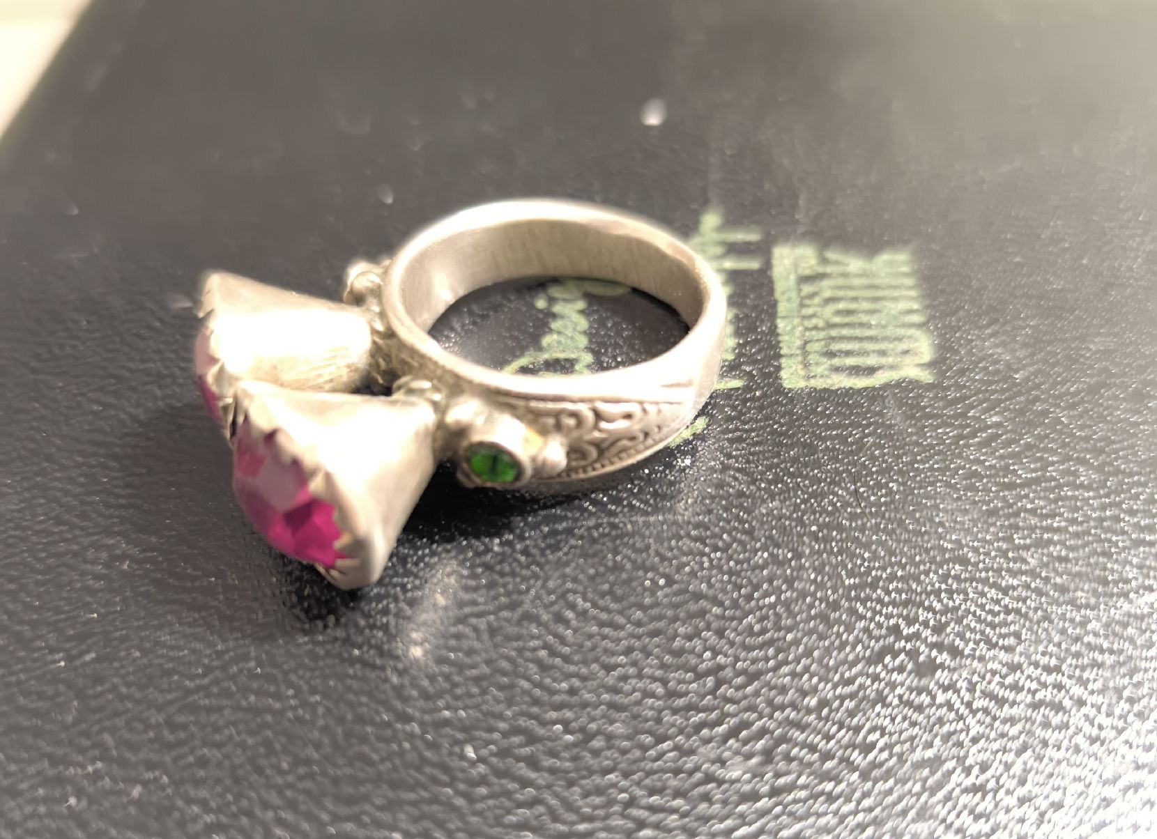 Anelli: Antiker afghanischer Ring aus Silber mit Glassteinen – Usato da Elfingen venduto da Bimbo 1