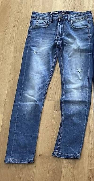 Jeans: Herrenjeans Grösse L – Usato da Stettlen venduto da Biienli