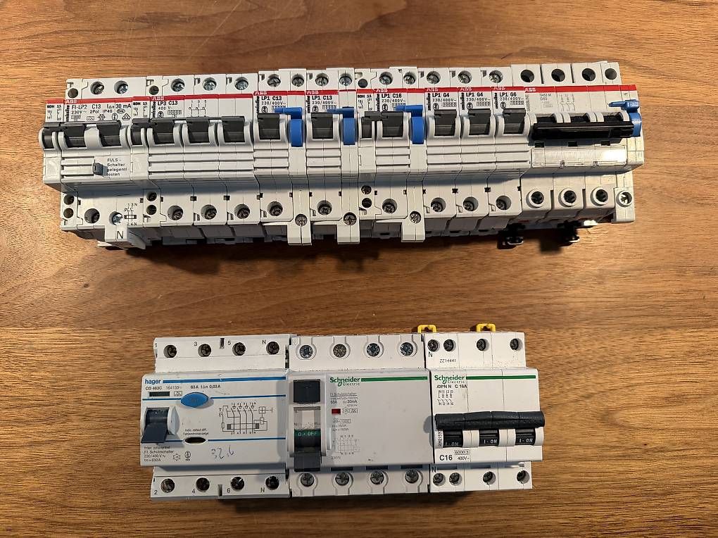ABB Alimentation électrique: FI-LS – D'occasion à Aarau Rohr par bogdra