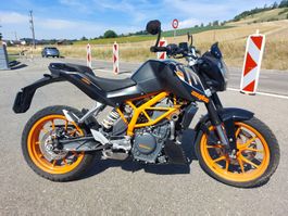 KTM A 390 Duke ABS jg. 2014 Naked Bike mit Sturzpads ab 1 Fr