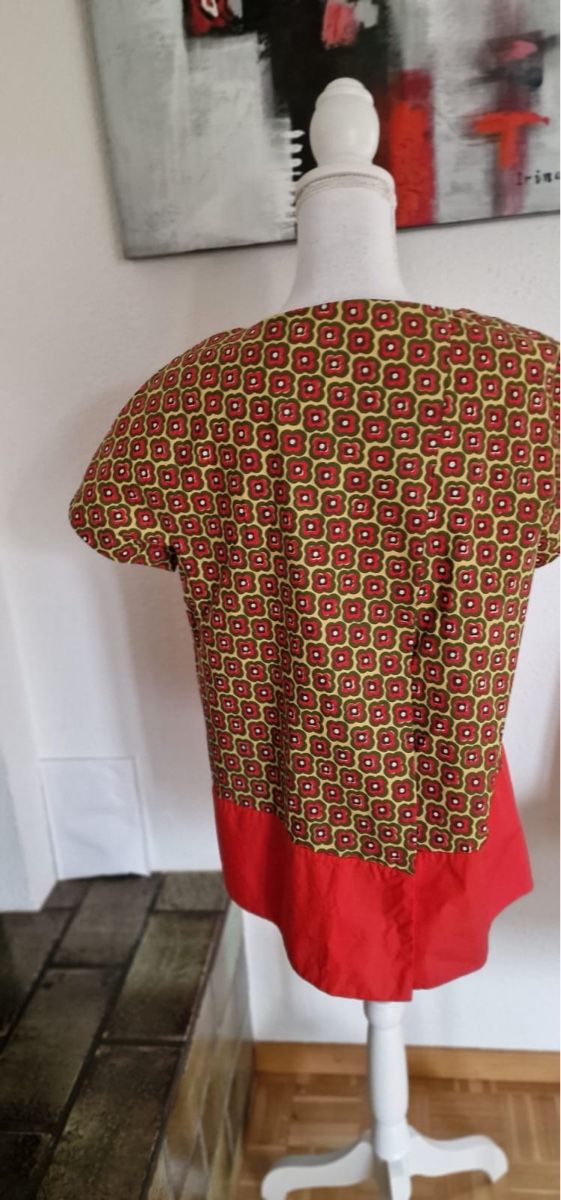 Max Mara Vestiti: MaxMara Weekend kurzarmige Bluse, Gr. 42, Rot-Olive, Neu – Nuovo (secondo la descrizione) da St. Gallen venduto da mania03 3