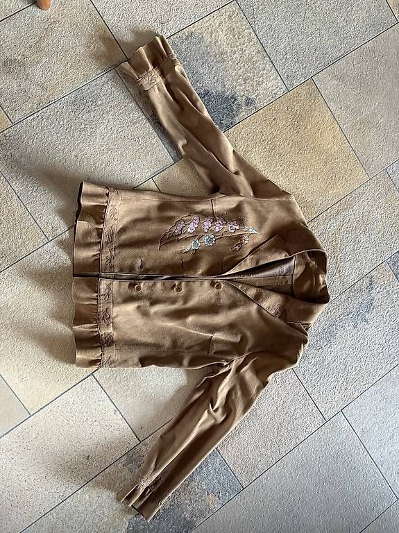 Giacche: Leichte Jacke, Velourleder, Gr. 36 – Usato da Bremgarten AG venduto da Honeybooker