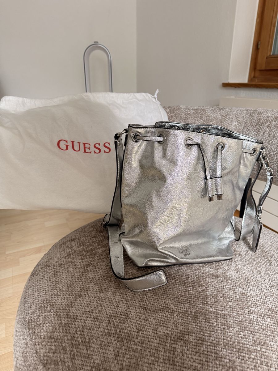 Guess Sacs femmes: Guess Umhängetasche – Neuf avec emballage d'origine à Hölstein par leoritav 1