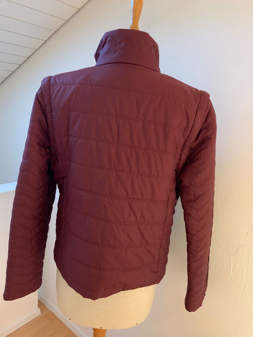 Vero Moda Jacken: Vero Moda Jacke – Gebraucht aus Ennetbaden von usemiste 1