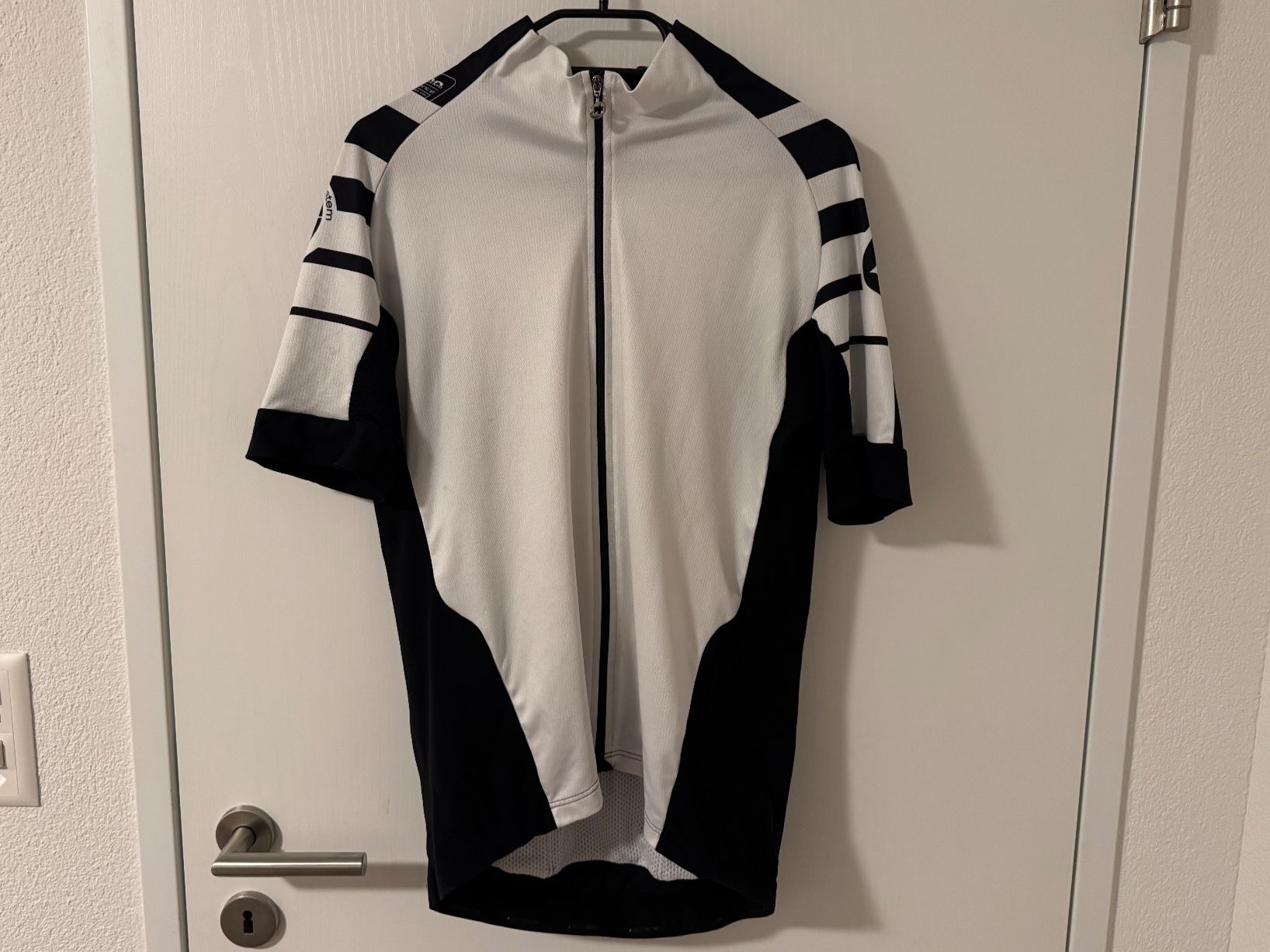 Assos Canottiere & Pantaloni: Assos kurzarm Trikot Gr. XL – Usato da Schlierbach venduto da Look8