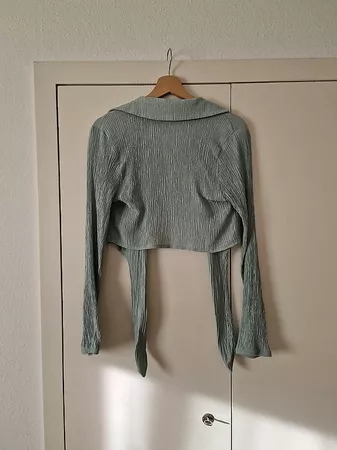Kurze grün/blaue Bluse ohne Knöpfe - Grösse M