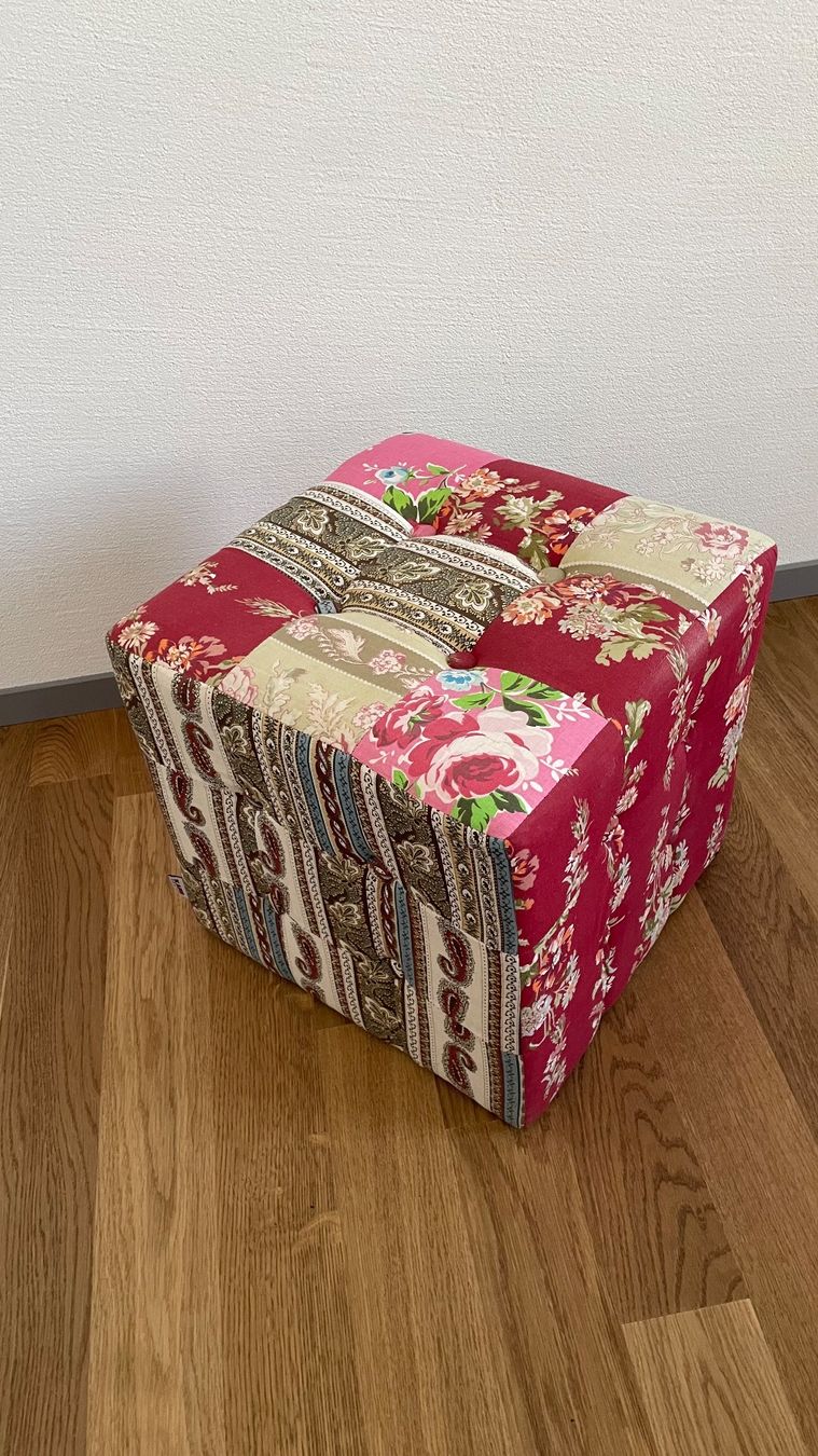 Kare Hocker: KARE Hocker Patchwork-Stil, 40x40x40cm – Gebraucht aus Luzern von Christian_hodel