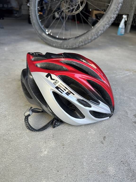 Caschi: Velohelm MET – Usato da Siebnen venduto da ichduer93