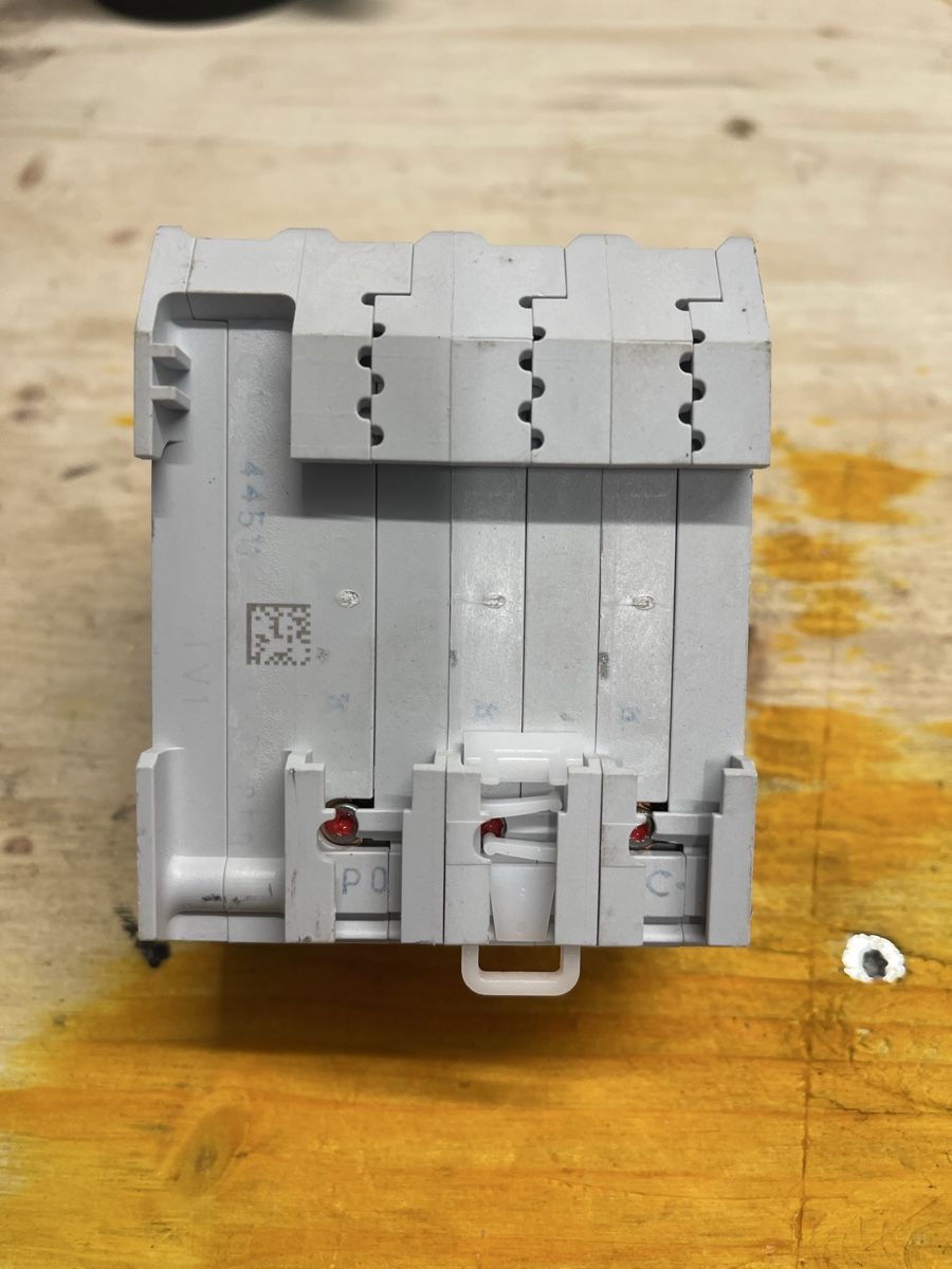Hager Componenti elettronici: Hager FI/LS C16A 4P – Usato da Laupersdorf venduto da san_8lq9 2