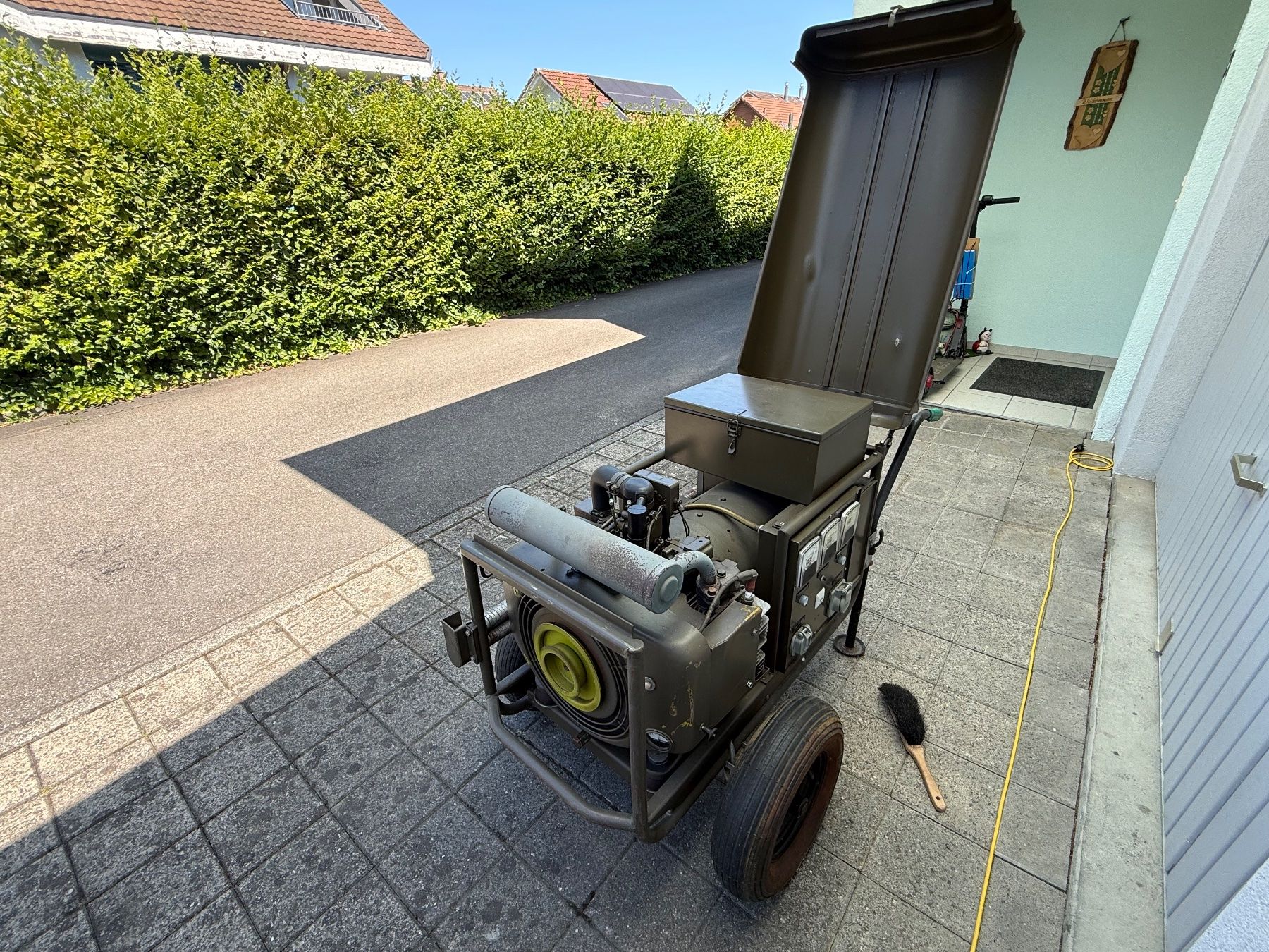 Stromgeneratoren: Stromgenerator ONAN Schweizer Armee 3,5KW 230V – Gebraucht aus Luzern von Powerdriver_Bavaria 1