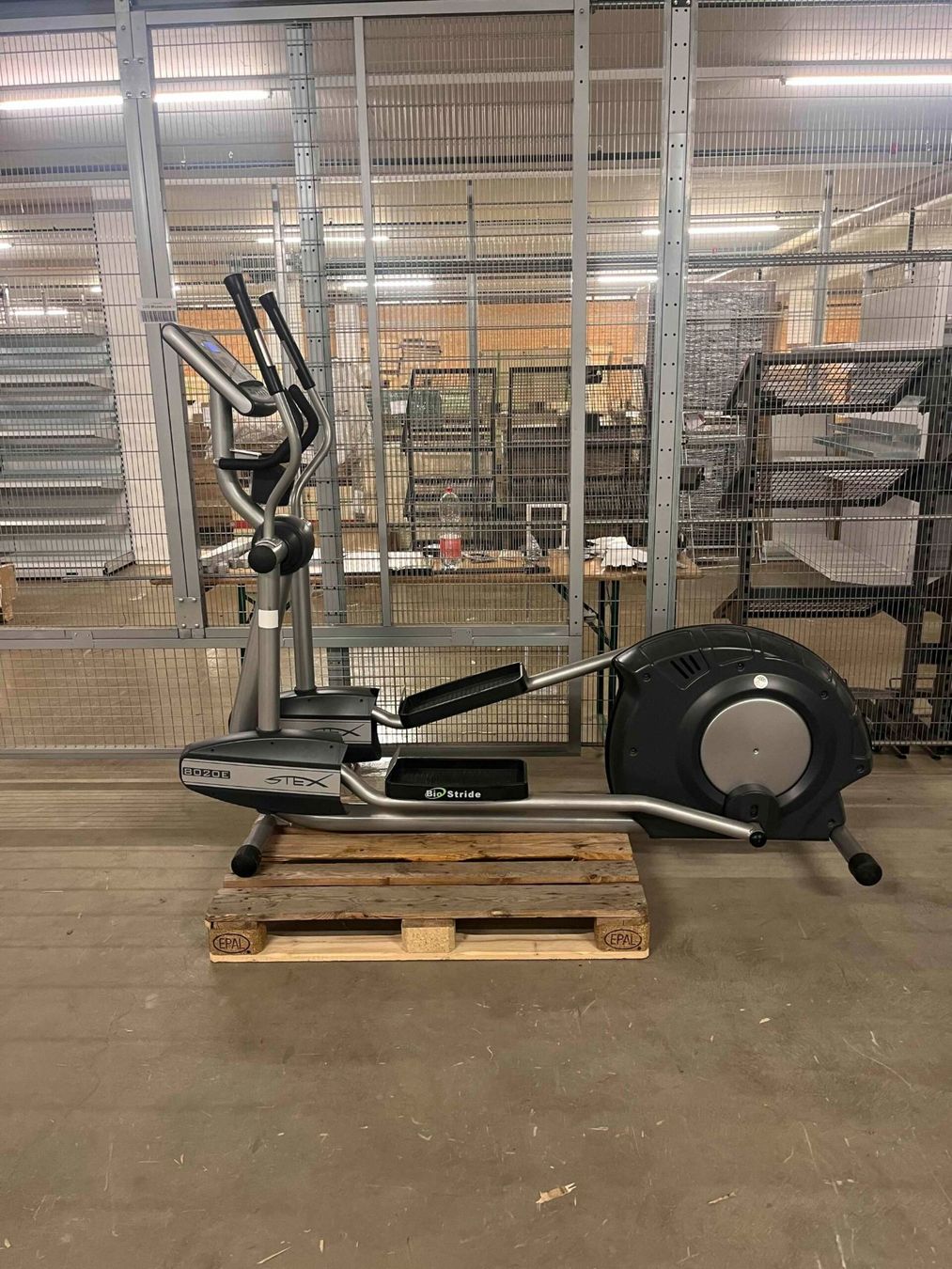Hometrainer: Occasion STEX Crosstrainer 8020E – Usato da Liestal venduto da FitCom