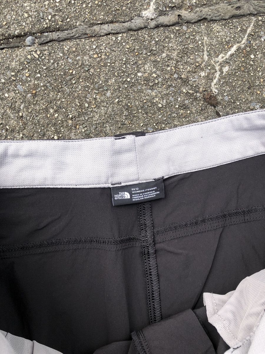 North Face Pantaloni: North Face Shorts – Usato da Fribourg venduto da ann_l9b7 3