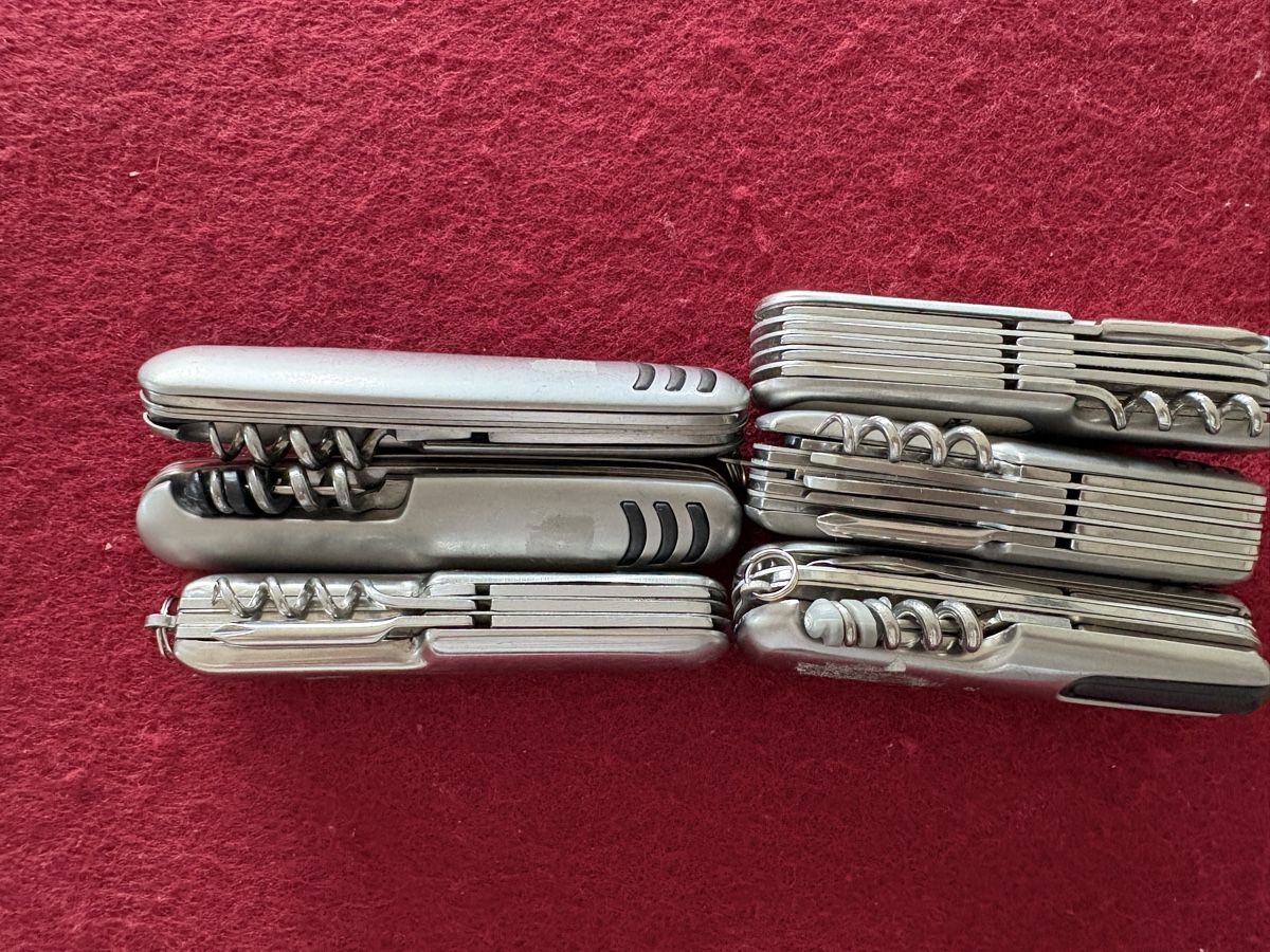 Coltelli tascabile: 6 Taschenmesser – Usato da Embrach venduto da mays 2