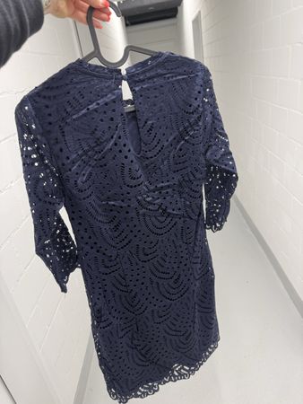 Damen Kleid dunkelblau Spitzenmuster Grösse S neu