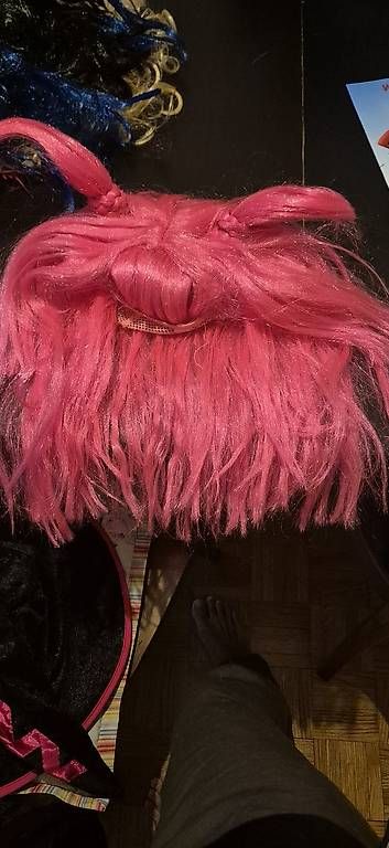 Parrucche: Perruques carnaval  – Usato da Lausanne venduto da angelalone