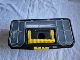 Boîte à outils pratique, idéale pour le bricolage!