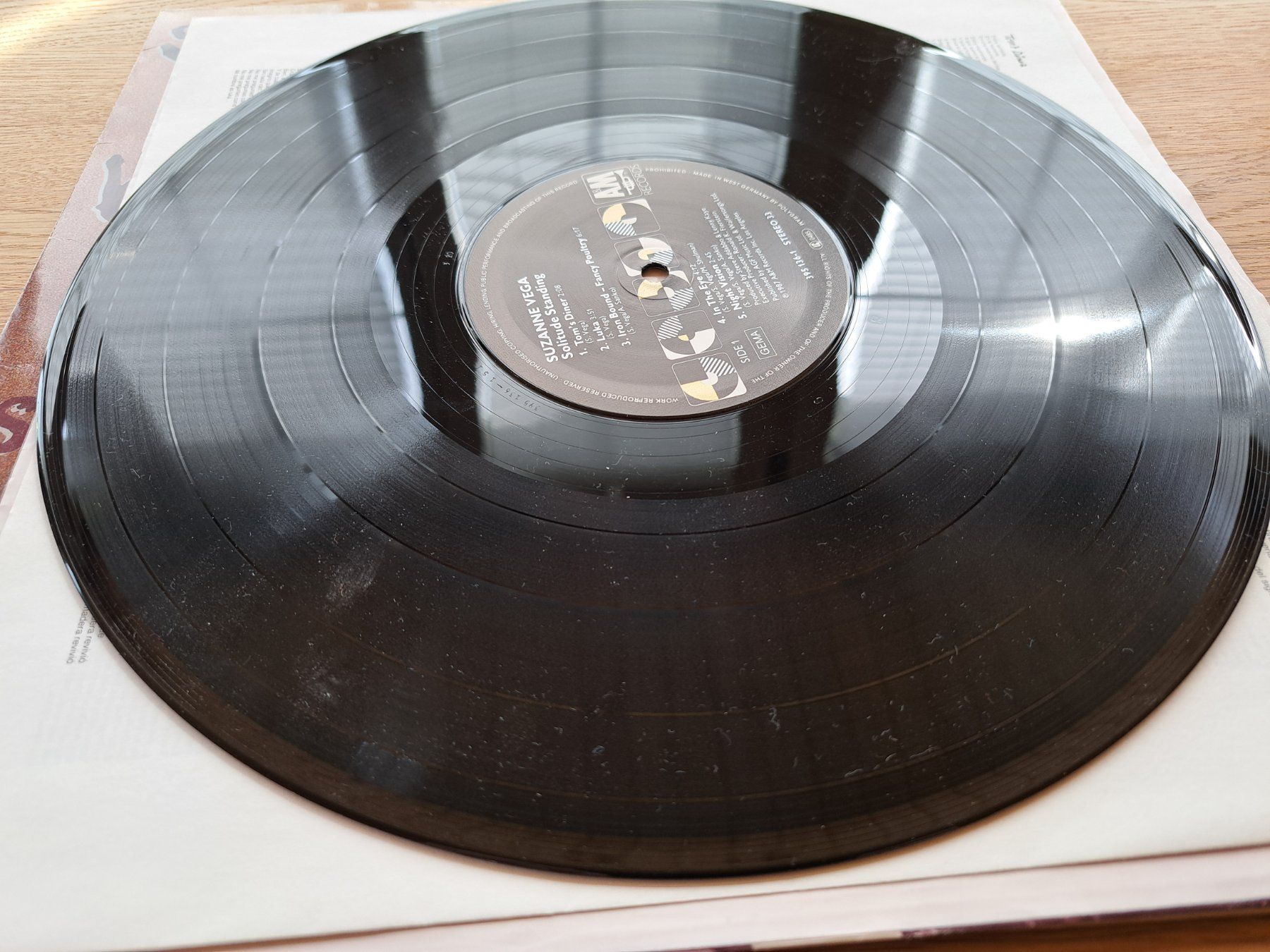 Dischi in vinile: Suzanne Vega  Solitude standing – Usato da Meggen venduto da Ricardokoch 3