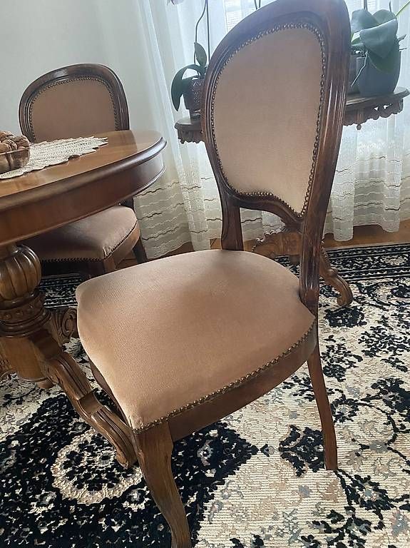Tables: jolie table et 3 chaises – D'occasion à Neuchâtel par salade03 2