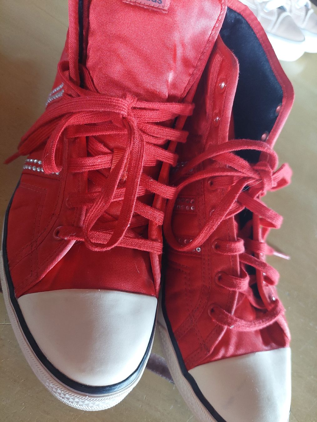Adidas Scarpe da donna: adidas.. sport chic..satin – Nuovo (secondo la descrizione) da Veyras venduto da yonel78