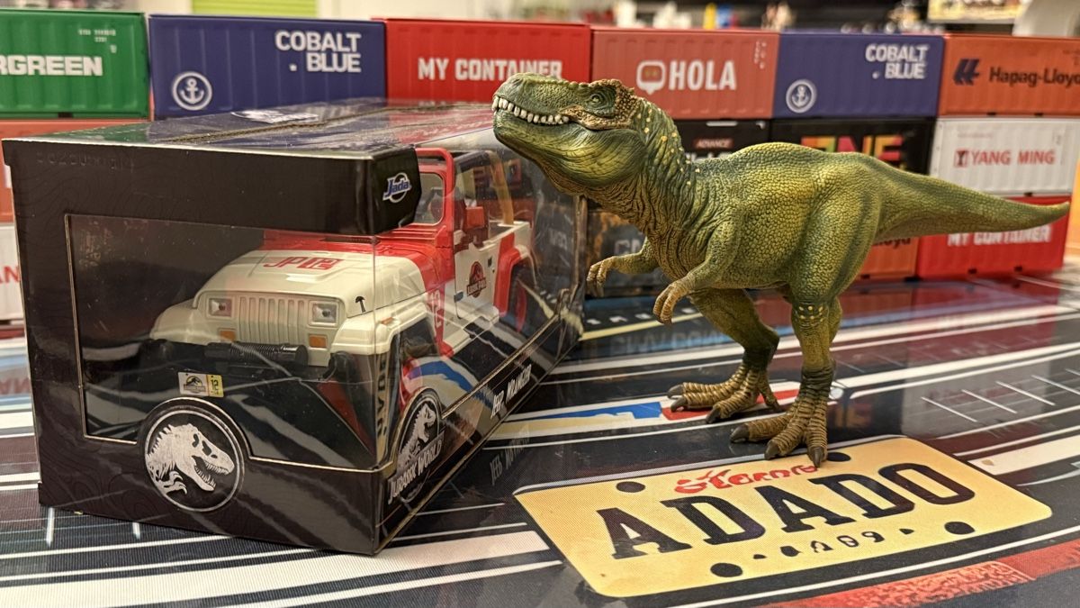 Jeep Modellini d'auto: Jurassic World Jeep Wrangler – Nuovo e nell'imballaggio originale da Basel venduto da Zomeg 1