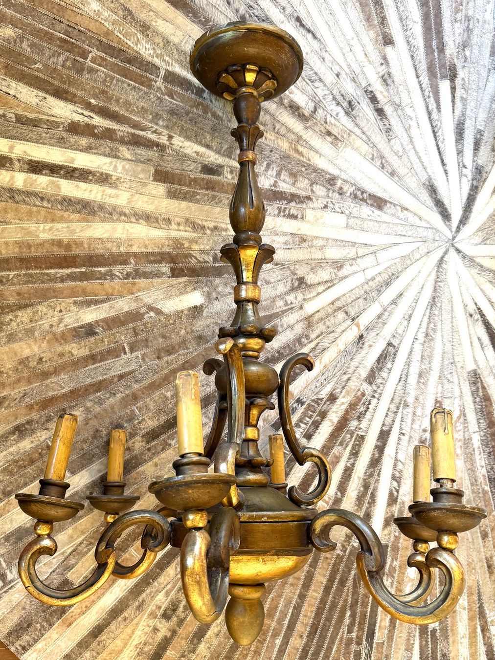 Kronleuchter & Deckenlampen: Antique lustre en bois à 6 bras – Gebraucht aus Veyrier von Szurkemaci 1