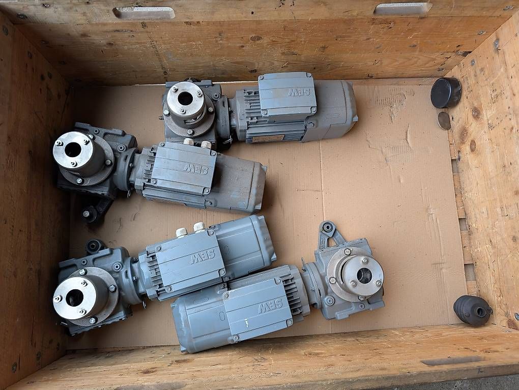Sew-Eurodrive  Motori: Getriebemotoren SEW SH47/T DRN80M4 / BE05 – Nuovo (secondo la descrizione) da Fraubrunnen venduto da Messer11 4