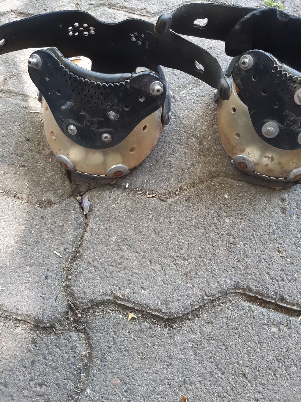 Scarpe per cavalli: floating boots – Usato da Nebikon venduto da Haidihooo 1