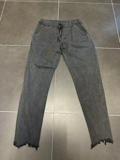 Pantaloni: 7/8 Freizeit/Trainerhose schwarz L – Usato da Gommiswald venduto da Anika6