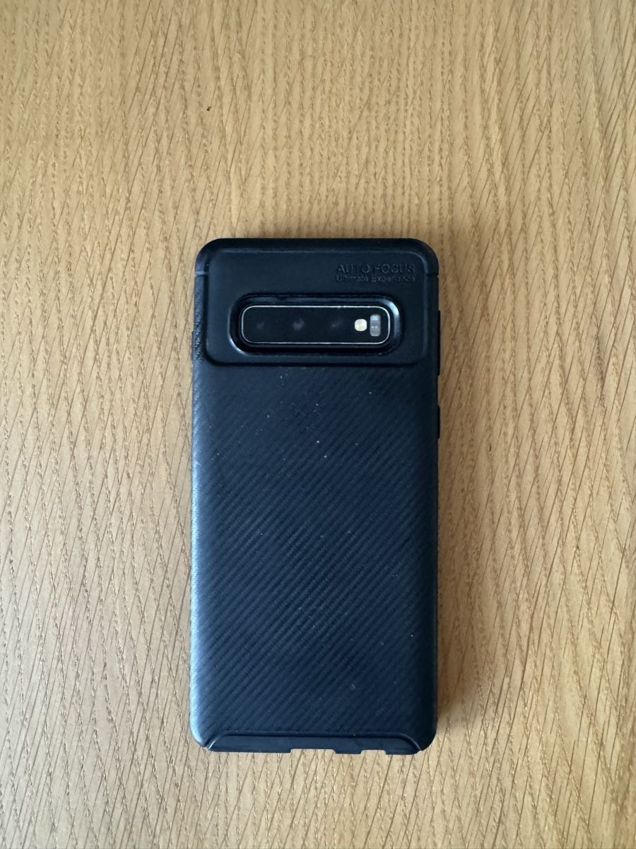 Samsung Handys / Smartphones: Samsung Galaxy S10 mit Hülle – Gebraucht aus Wattwil von Rambooxx 1